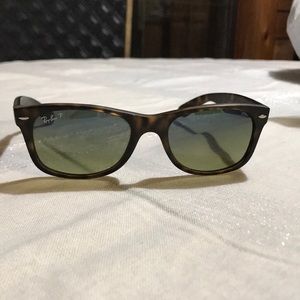 Rayban New Wayfarer Sunglasses (Polarized) - USED